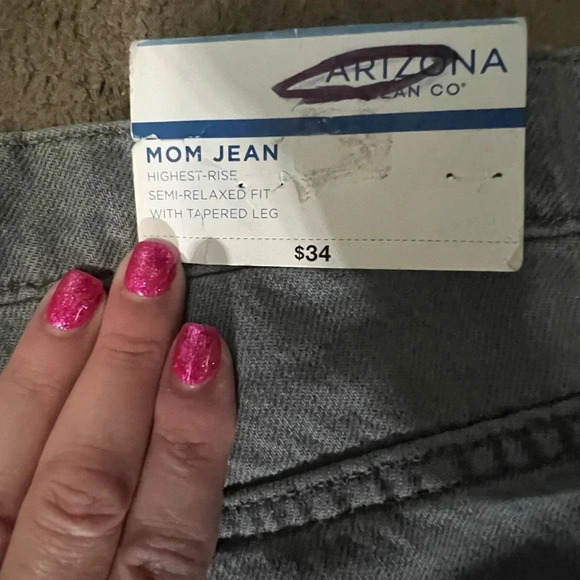 Arizona Jeans Co Mom Jeans Women's 1 7 Charcoal Wash Denim Tapered Leg NWT - Picture 4 of 7